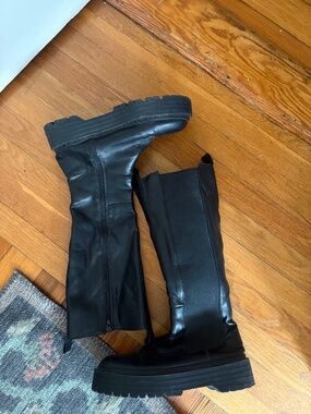 Women's tall black chunky boot. UK size 7, US size 9
